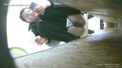 Chinese girls go to toilet.318 - China on girlsporntube.one