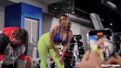 Thick MILF gets laid by the gym and tries to swallow on girlsporntube.one