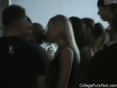 Kissing coed teens get busy in amateur party on girlsporntube.one