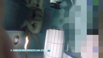 Hot Couple Has Underwater Sex In A Corner on girlsporntube.one