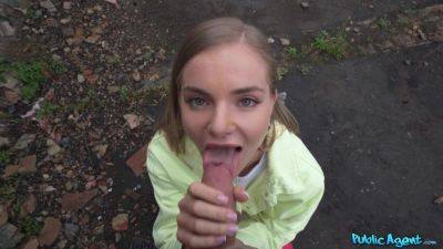 Blue-eyed teen enjoys good cash to put her mouth to work on girlsporntube.one