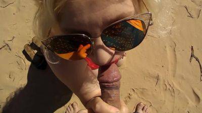 Blowjob On Beach on girlsporntube.one