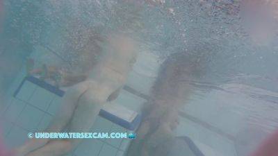 This Young Couple Plays Together Underwater In Front Of Many People on girlsporntube.one