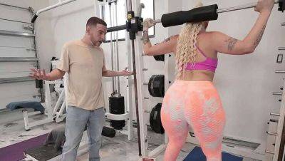 Lucky coach gets to bang his mature client with a massive butt on girlsporntube.one