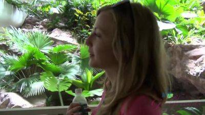 Virtual Vacation In Singapore With Karla Kush Part 1 - Usa - Singapore on girlsporntube.one