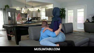 Muslim Taboo: Arab Girls Explore American Life with Sophia Leone - Usa on girlsporntube.one