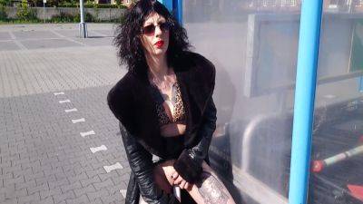 Dildoing In Public 5 Min - Lucy Ravenblood on girlsporntube.one