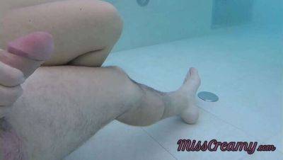 MissCreamy's Public Pool Dick Flash: Assisting with Masturbation - Risky Business on girlsporntube.one