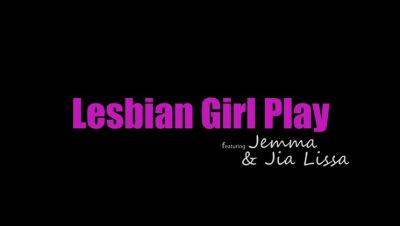 Lesbian Girl Play - S17:E6 on girlsporntube.one