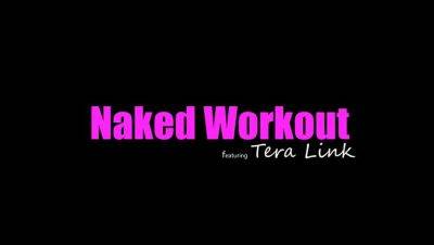 Naked Workout - S16:E7 on girlsporntube.one