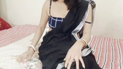 Desi Bhabhi in Black Saree Shows Off Hot Body and Gets Fucked Hard - India on girlsporntube.one