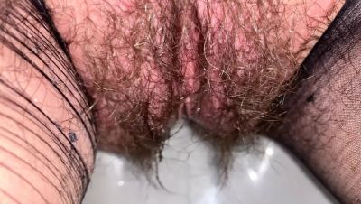 Mature Italian Housewife Pisses in Pantyhose on Toilet Then Gives Blowjob in 4K - Italy on girlsporntube.one